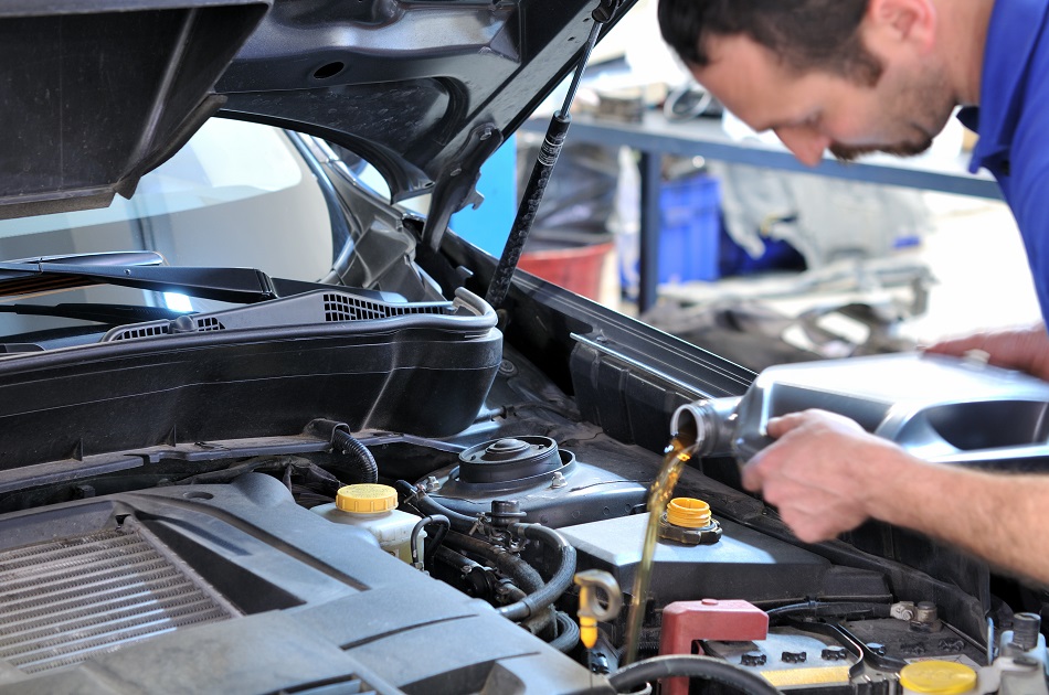 Oil Change Service Guide: Everything You Should Know About Your Car’s Oil
